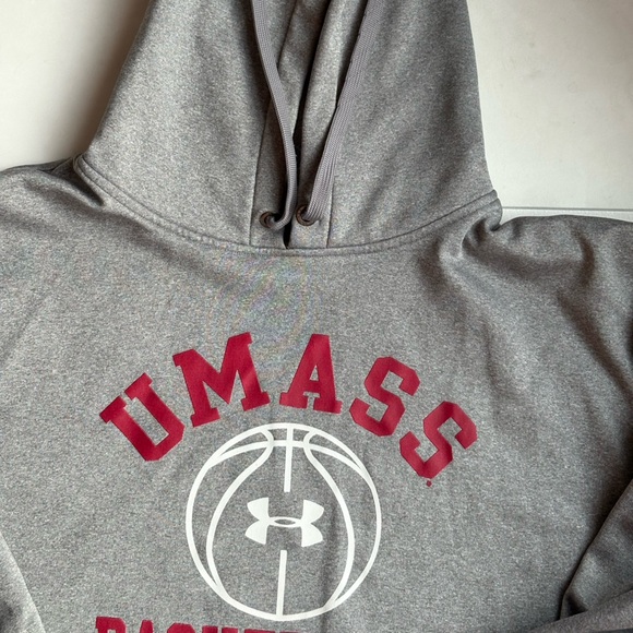Men’s Under Armour UMASS Basketball Hooded Sweatshirt Size XXL - Picture 3 of 4